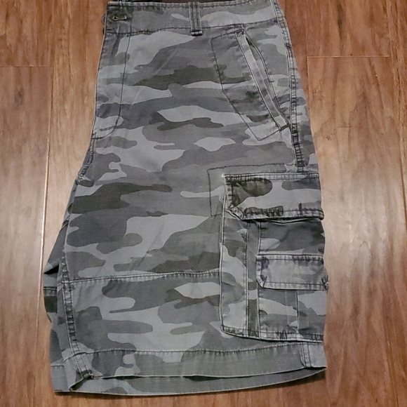 Cargo shorts - Picture 4 of 4